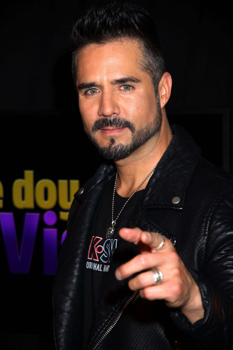 Saludo  de José Ron